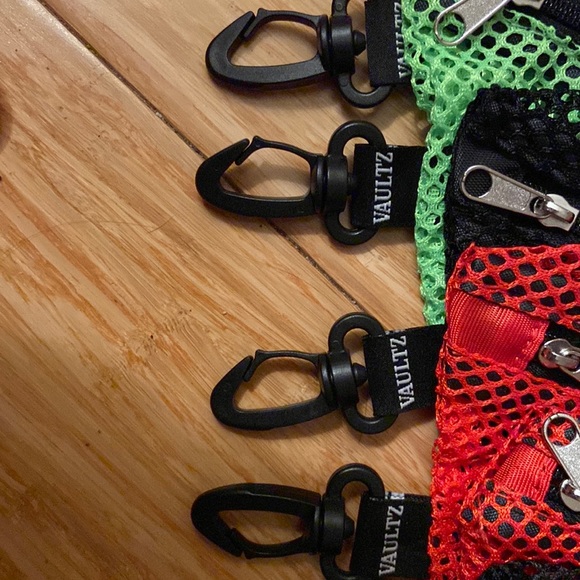 NWT bundle multicolor Vaultz mesh backpack Storage bags, zip close & clip on - Picture 2 of 7